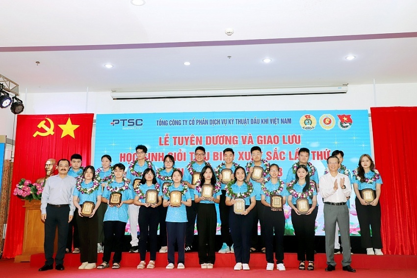 PTSC tuyên dương học sinh giỏi các cấp