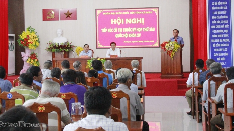 Đồng chí Lê Mạnh Hùng tiếp xúc cử tri Phường 1, TP Cà Mau trước kỳ họp thứ 6, Quốc hội khóa XV