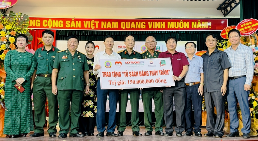 Ra mắt sách và Câu lạc bộ “Trái tim người lính Thủ đô”
