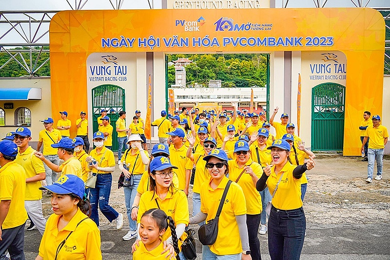 Con người là yếu tố nền tảng cho sự phát triển của PVcomBank