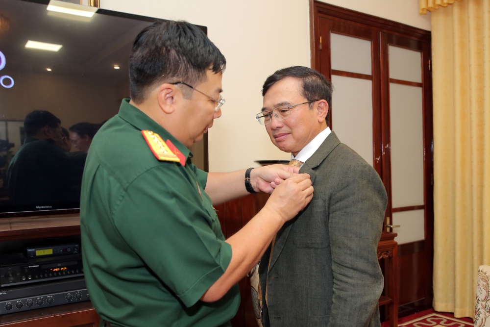 Đoàn đại biểu Công đoàn Dầu khí Việt Nam vào Lăng viếng Chủ tịch Hồ Chí Minh