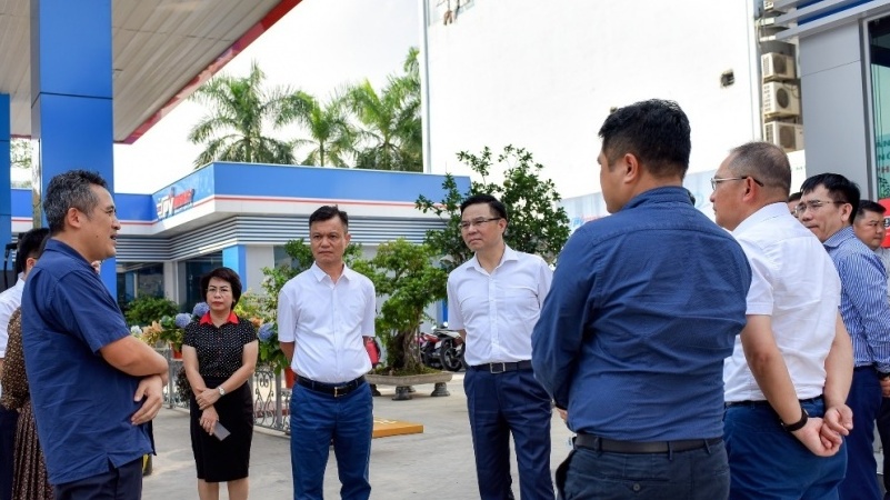 Tổng Giám đốc Petrovietnam Lê Mạnh Hùng khảo sát thực tế, thúc đẩy dịch chuyển mô hình kinh doanh trong hệ thống phân phối của PVOIL