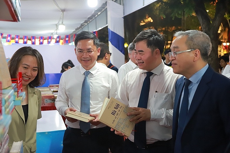 Khai mạc Hội Sách Hà Nội lần thứ VIII năm 2023: Thắp lửa tri thức - Kiến tạo tương lai