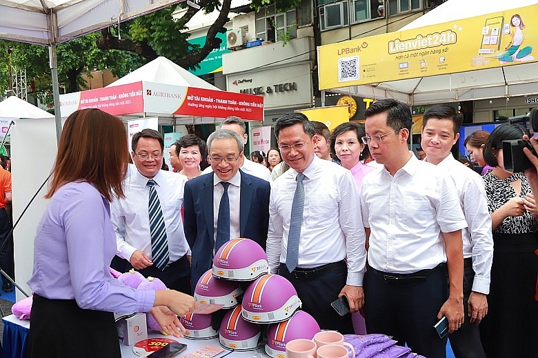 Hà Nội: Phát động thanh toán không dùng tiền mặt tại quận Hoàn Kiếm