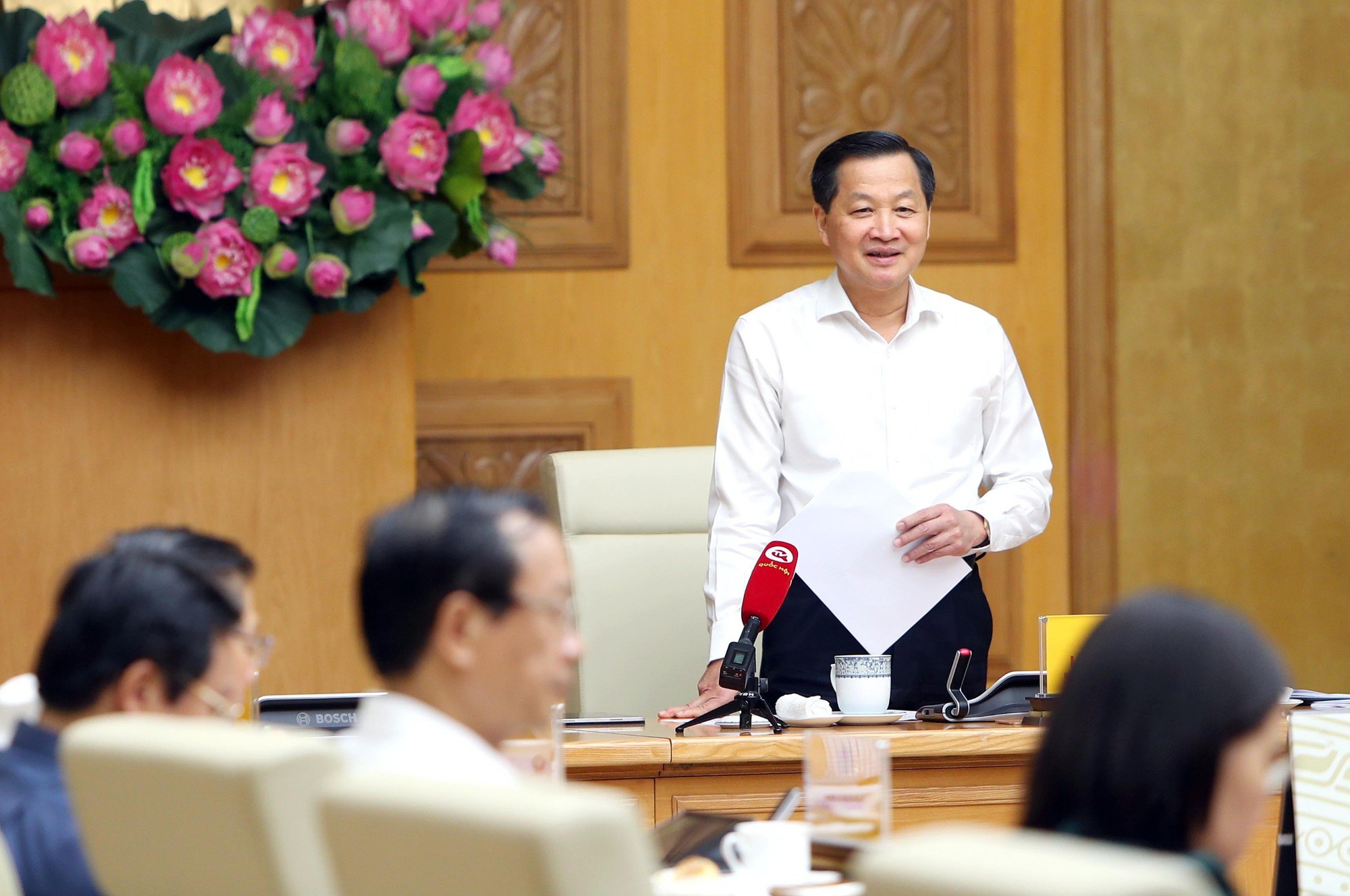 Phó Thủ tướng Lê Minh Khái "chốt" thời hạn trình phương án điều chỉnh giá điện, dịch vụ y tế