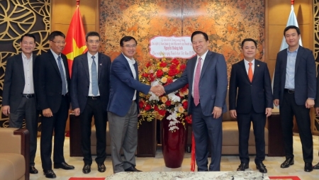 Chủ tịch Ủy ban QLVNN tại doanh nghiệp chúc mừng Petrovietnam nhân Ngày Doanh nhân Việt Nam