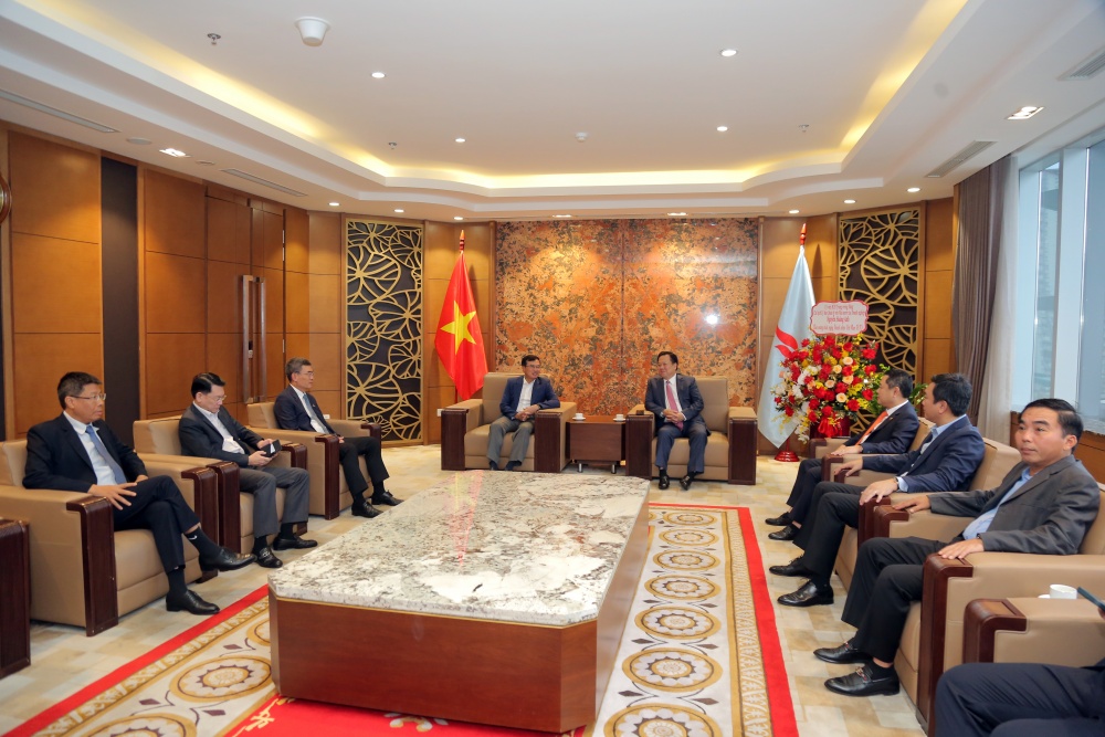 Chủ tịch Ủy ban QLVNN tại doanh nghiệp chúc mừng Petrovietnam nhân Ngày Doanh nhân Việt Nam