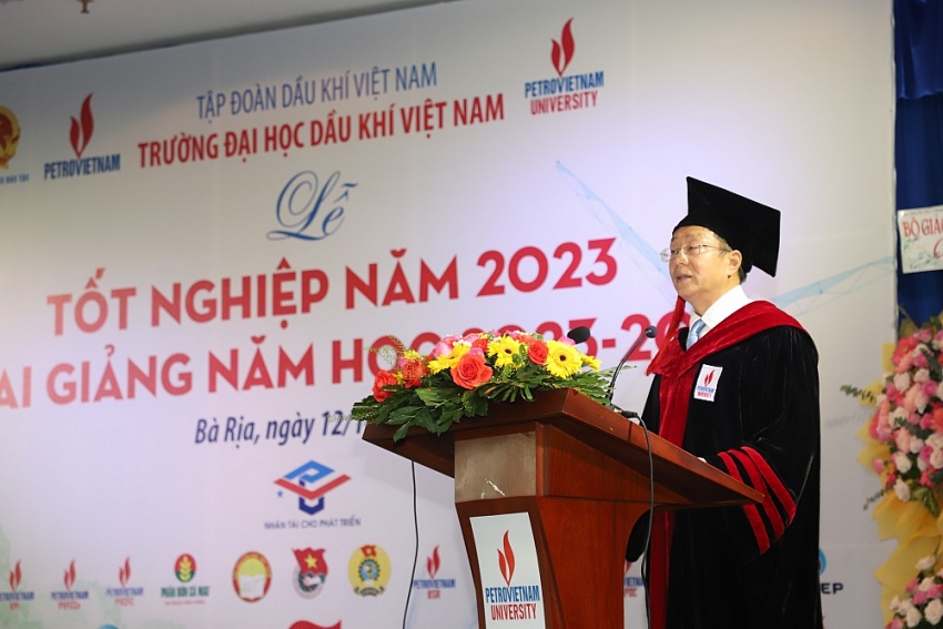 Trường Đại học Dầu khí Việt Nam tổ chức Lễ tốt nghiệp năm 2023 và khai giảng năm học mới 2023-2024 Trường Đại học Dầu khí Việt Nam tổ chức Lễ tốt nghiệp năm 2023 và khai giảng năm học mới 2023 2024