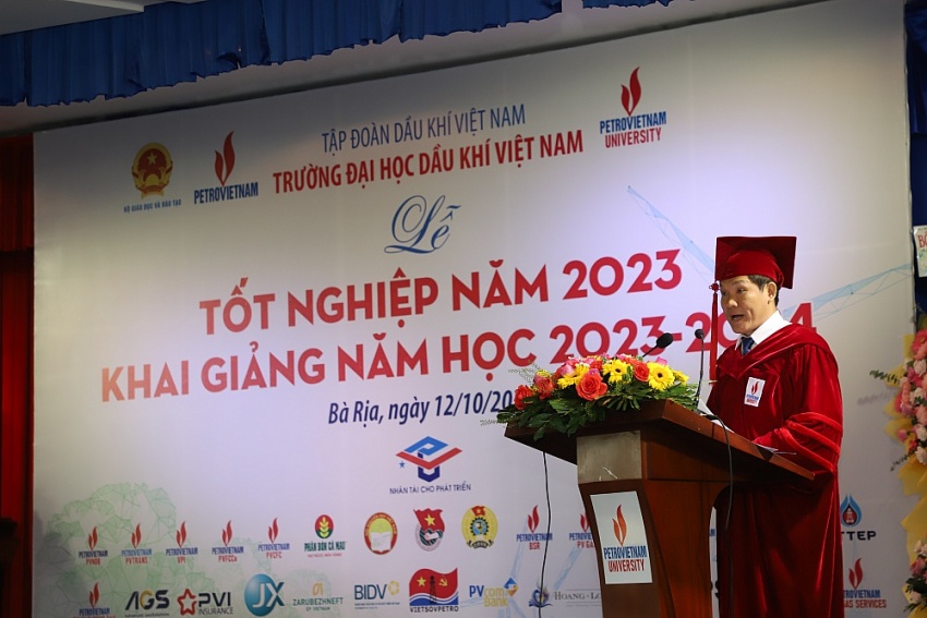 Trường Đại học Dầu khí Việt Nam tổ chức Lễ tốt nghiệp năm 2023 và khai giảng năm học mới 2023-2024 Trường Đại học Dầu khí Việt Nam tổ chức Lễ tốt nghiệp năm 2023 và khai giảng năm học mới 2023 2024