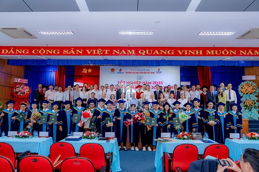 Trường Đại học Dầu khí Việt Nam tổ chức Lễ tốt nghiệp năm 2023 và khai giảng năm học mới 2023-2024 Trường Đại học Dầu khí Việt Nam tổ chức Lễ tốt nghiệp năm 2023 và khai giảng năm học mới 2023 2024