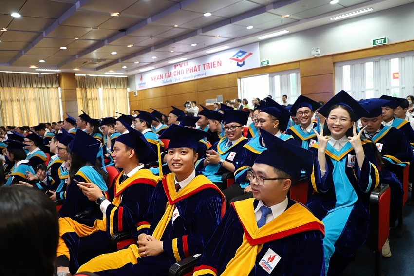 Trường Đại học Dầu khí Việt Nam tổ chức Lễ tốt nghiệp năm 2023 và khai giảng năm học mới 2023-2024 Trường Đại học Dầu khí Việt Nam tổ chức Lễ tốt nghiệp năm 2023 và khai giảng năm học mới 2023 2024