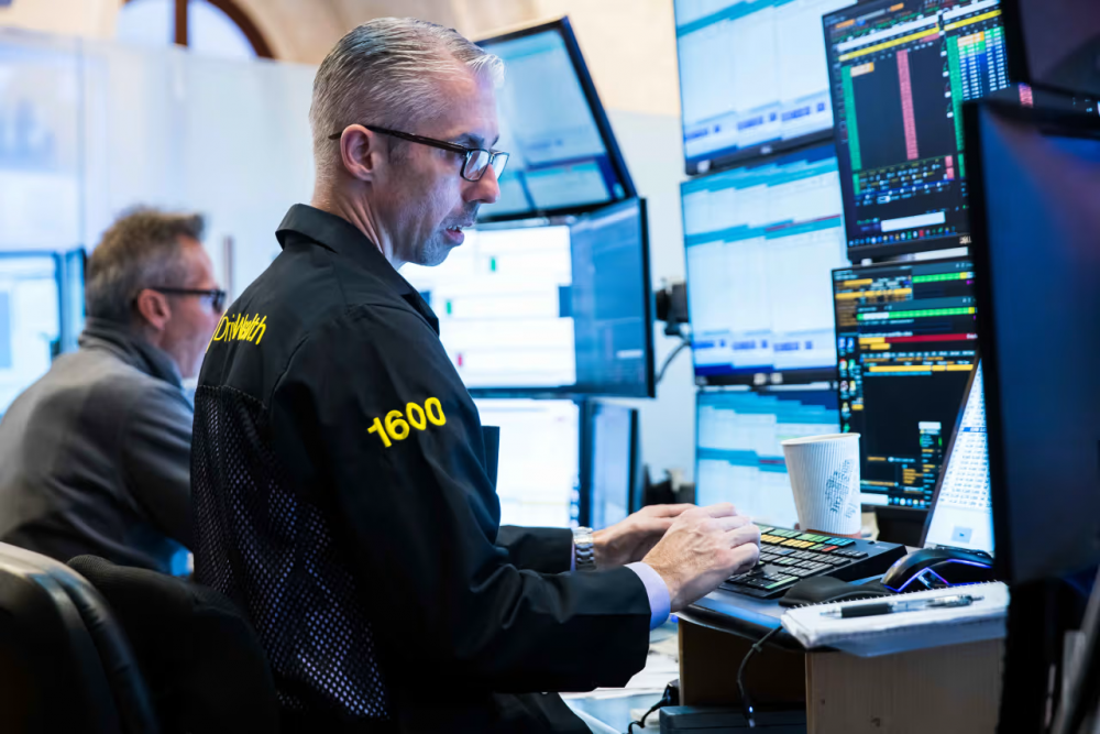 Thị trường chứng khoán thế giới ngày 16/10: Dow Jones tăng 200 điểm khi tuần báo cáo thu nhập bắt đầu