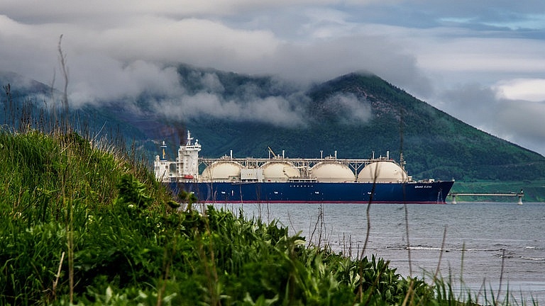 Phía sau việc Châu Âu tăng cường dự trữ LNG trước mùa đông