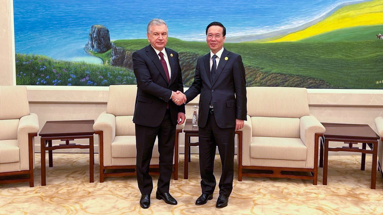 Chủ tịch nước Võ Văn Thưởng gặp Tổng thống Uzbekistan