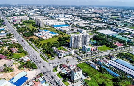 Tin bất động sản ngày 19/10: Long An xử phạt 14 công ty vi phạm trong lĩnh vực xây dựng