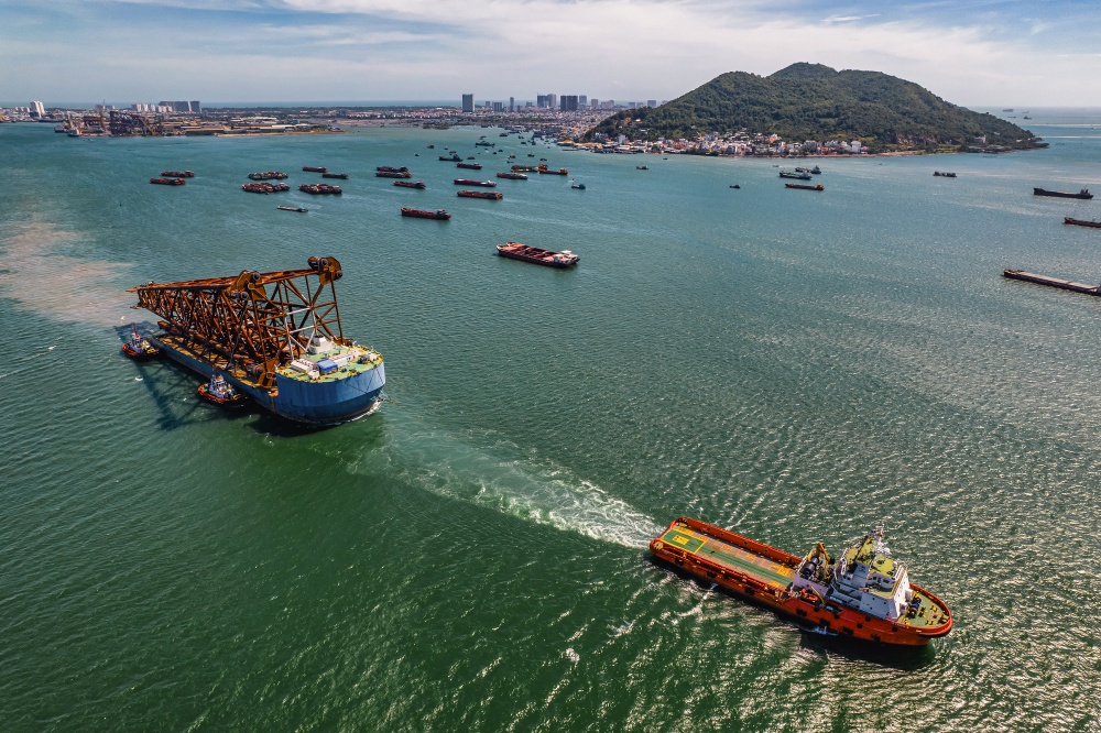 09-TNT-AB-0002-07: Tàu kéo sà lan vận chuyển chân đế xuất khẩu. 09-TNT-AB-0002-07: Tàu kéo sà lan vận chuyển chân đế xuất khẩu.