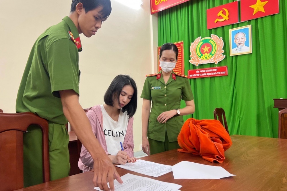 Tại sao người mẫu Ngọc Trinh bị khởi tố, bắt tạm giam?