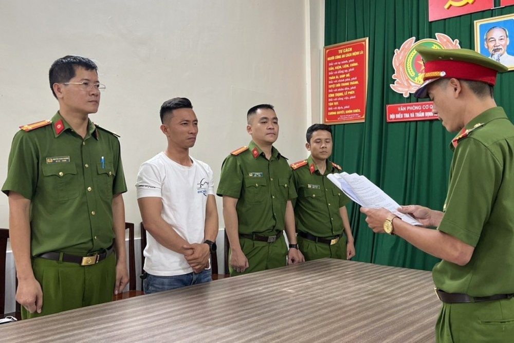 Tại sao người mẫu Ngọc Trinh bị khởi tố, bắt tạm giam?