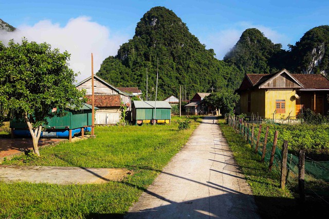 Tân Hóa (Quảng Bình)   Một trong những làng du lịch tốt nhất thế giới