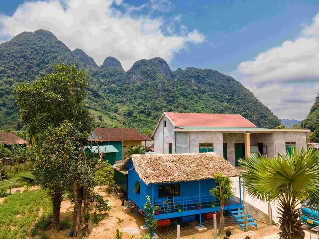 Tân Hóa (Quảng Bình)   Một trong những làng du lịch tốt nhất thế giới