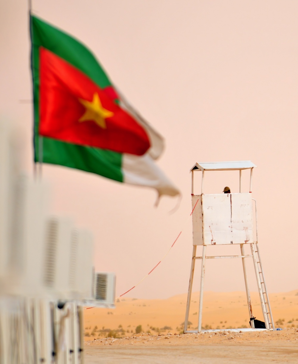 18-DQL-AB-0001-04: Tháp canh - biểu tượng cho sự an toàn cho các giàn khoan tại các khu vực sa mạc Sahara nhiều biến động. 18-DQL-AB-0001-04: Tháp canh - biểu tượng cho sự an toàn cho các giàn khoan tại các khu vực sa mạc Sahara nhiều biến động.