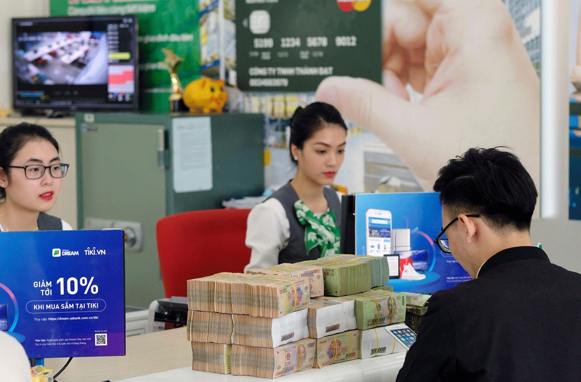 Tin ngân hàng ngày 28/10: Tín dụng đối với nền kinh tế chỉ tăng 6,81%