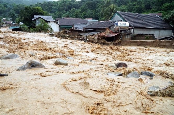 Phê duyệt đề án cảnh báo sớm sạt lở đất, lũ quét ở miền núi và trung du