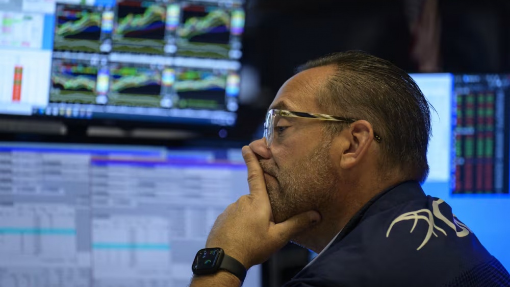 Thị trường chứng khoán thế giới ngày 28/10: S&P 500 bước vào vùng điều chỉnh
