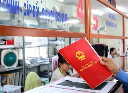 Tin bất động sản tuần qua: TP HCM rà soát cấp sổ đỏ cho nhà đất mua bán bằng giấy viết tay