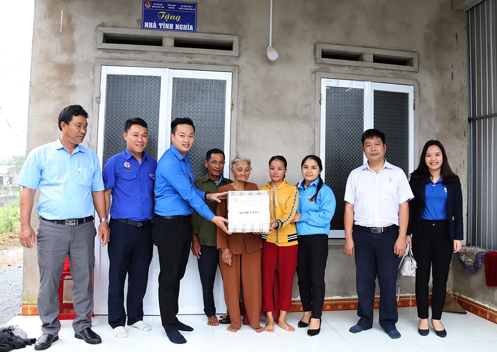 Lấy dân làm gốc!