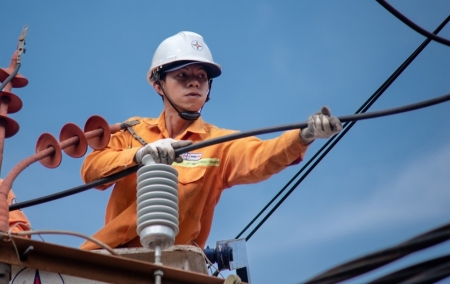 EVN triển khai nhiều giải pháp cung cấp điện cho năm 2024