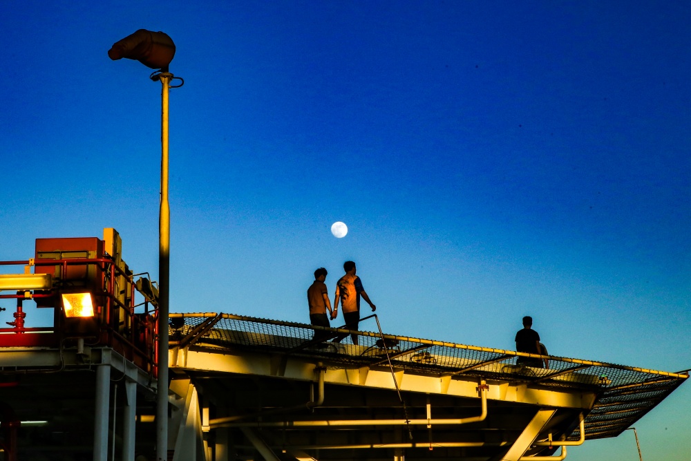 09-VHQT-AD-0076: Cuối ngày.