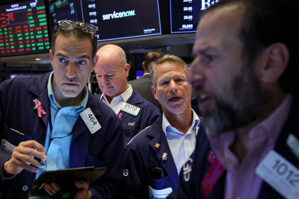 Thị trường chứng khoán thế giới ngày 2/11: Dow Jones tăng vọt khi nhà đầu tư đặt cược Fed đã hoàn tất việc tăng lãi suất