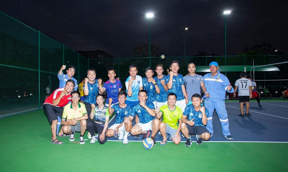 14-NTTT-AB-0001-07: Niềm vui của chiến thắng tập thể. 14-NTTT-AB-0001-07: Niềm vui của chiến thắng tập thể.