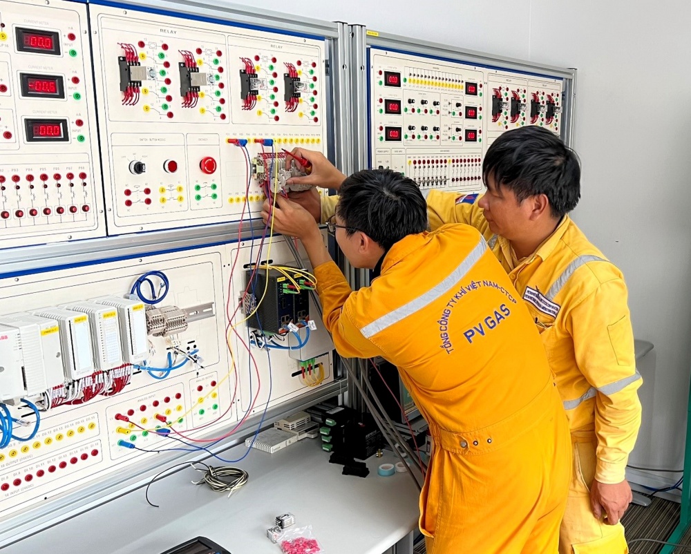 H2. PV GAS D thường xuyên tham gia và tổ chức các hội thi tay nghề giỏi để phát triển lực lượng lao động chất lượng cao