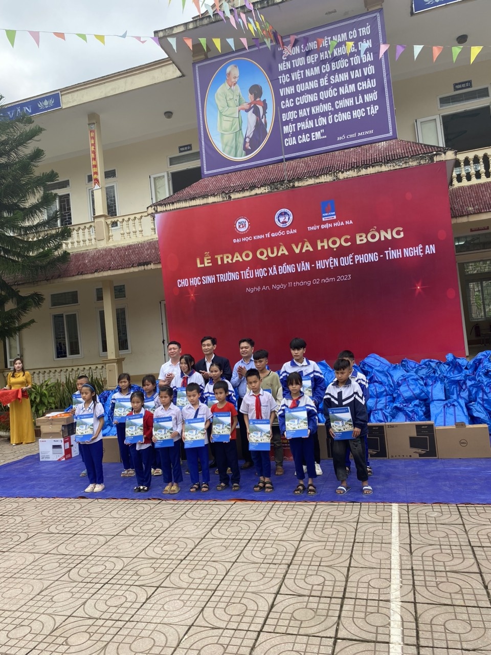 Tác phẩm dự thi 