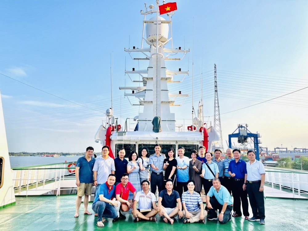 Tác phẩm dự thi "Petrovietnam trong tôi": Bộ ảnh “Trường Sa trên đất liền”, Câu lạc bộ Dầu khí Trường Sa (Cơ quan Tập đoàn)