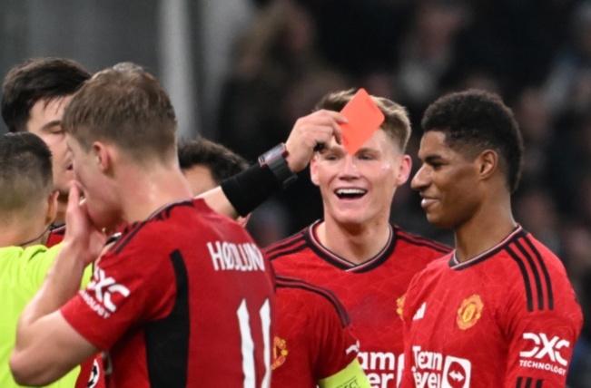 Kết quả bóng đá hôm nay 9/11: Man Utd thua sốc dù dẫn trước hai bàn