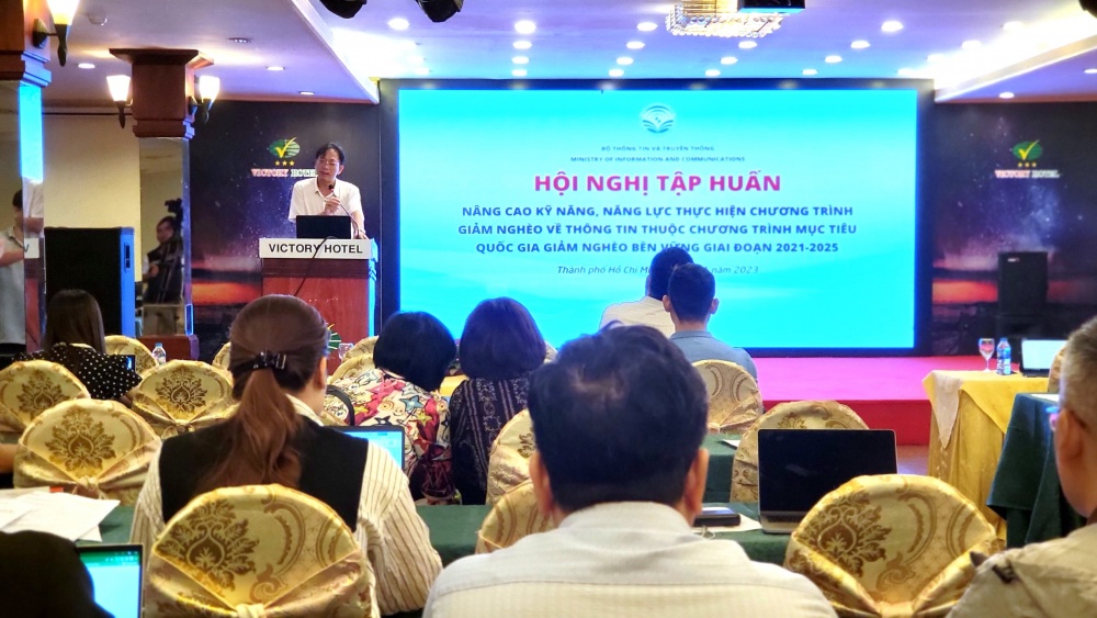 Nâng cao năng lực thực hiện chương trình giảm nghèo về thông tin