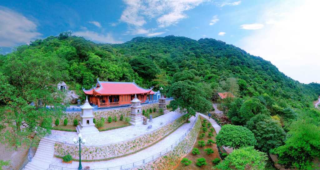 Đông Triều (Quảng Ninh): Phát huy thế mạnh du lịch văn hóa tâm linh