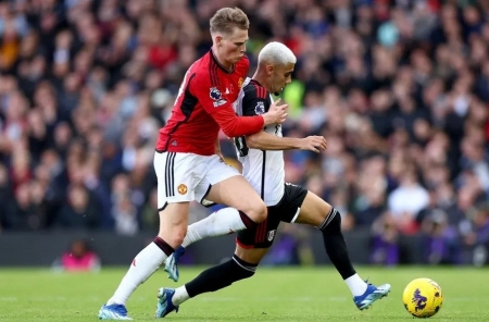 Lịch thi đấu bóng đá hôm nay 11/11: Liệu Luton Town có gây bất ngờ trước Man Utd?