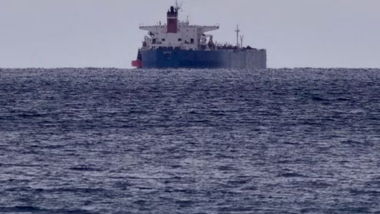 Thêm 3 công ty bị Mỹ trừng phạt vì vận chuyển dầu được bán trên mức giá trần