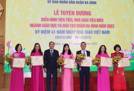 Tôn vinh những người "lái đò thầm lặng"