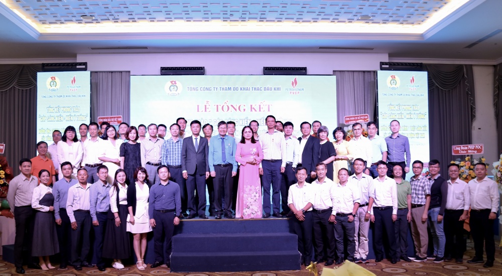 Các đại biểu tham dự buổi lễ Các đại biểu tham dự buổi lễ