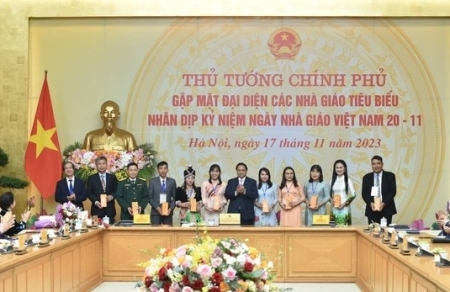 Thủ tướng gặp mặt đại diện các nhà giáo tiêu biểu