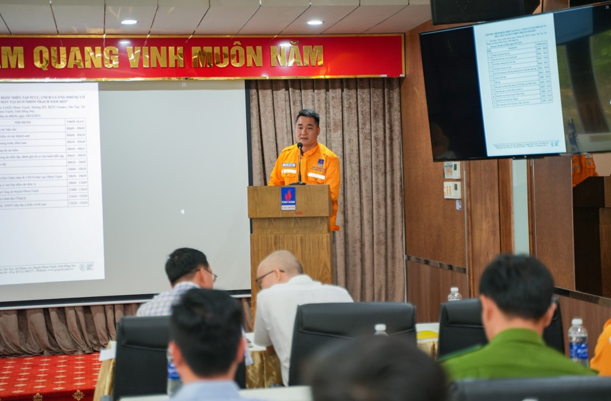 Ông Vũ Tuấn Anh - Phó Giám đốc XNNT phát biểu khai mạc buổi thực tập Ông Vũ Tuấn Anh - Phó Giám đốc XNNT phát biểu khai mạc buổi thực tập