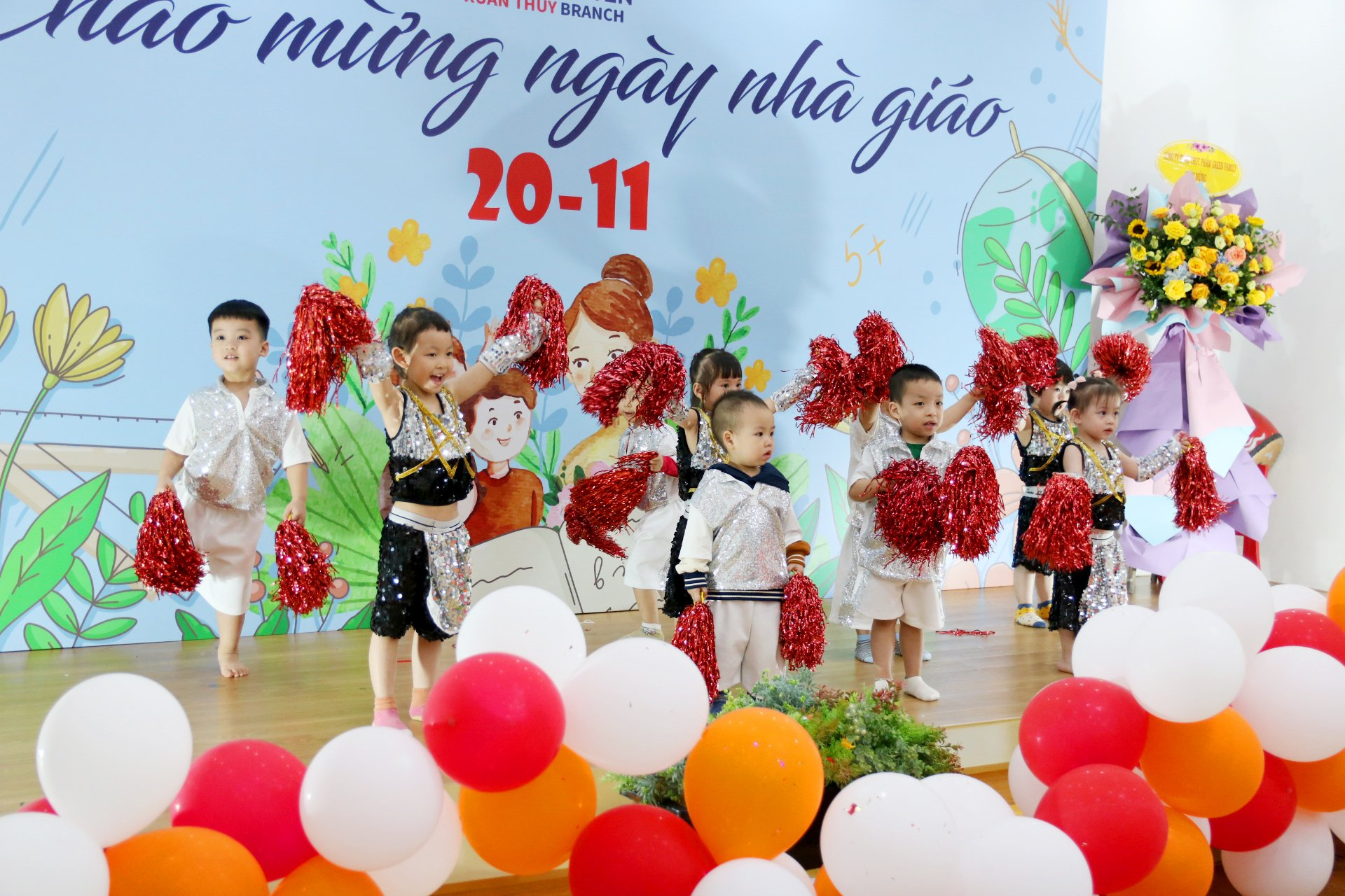 “Chân dung cô giáo” từ góc nhìn của bé