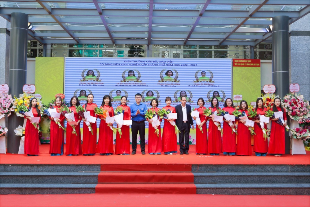Trường Tiểu học Dịch Vọng A: “Tri ân người gieo hạt”