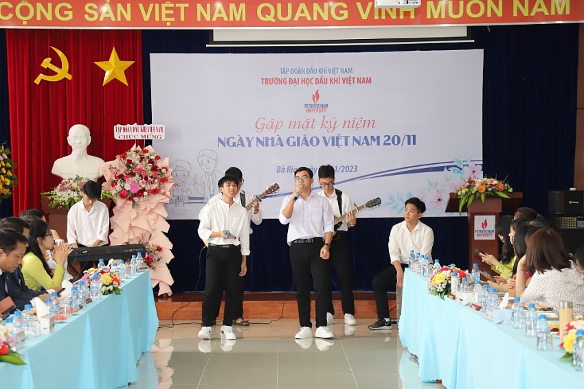 PVU tổ chức kỷ niệm Ngày Nhà giáo Việt Nam 20/11