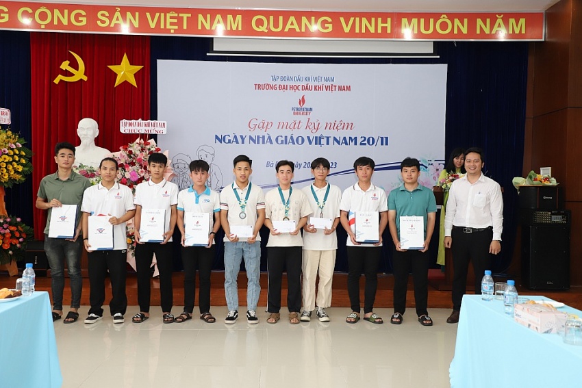 PVU tổ chức kỷ niệm Ngày Nhà giáo Việt Nam 20/11